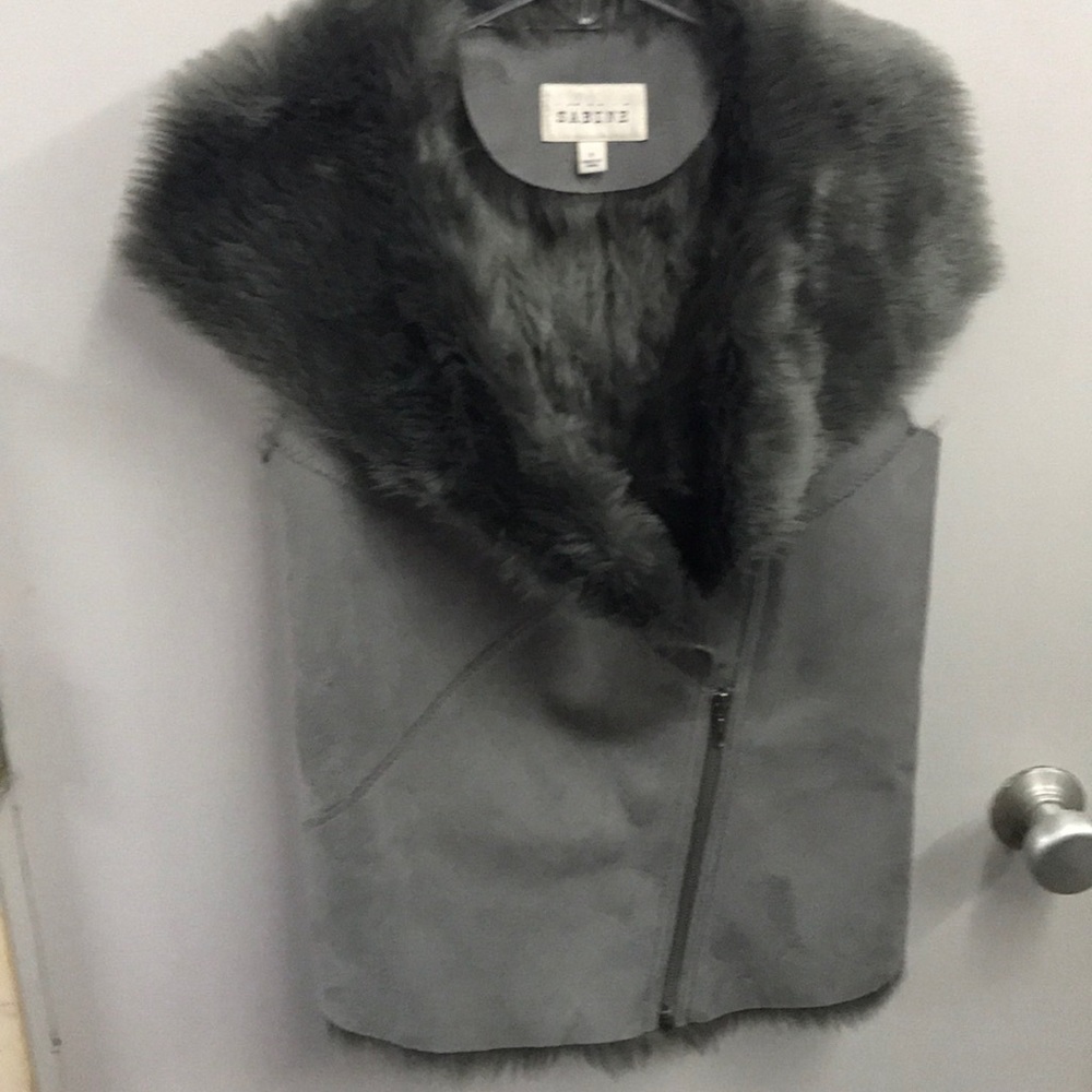 Sabine fur vest